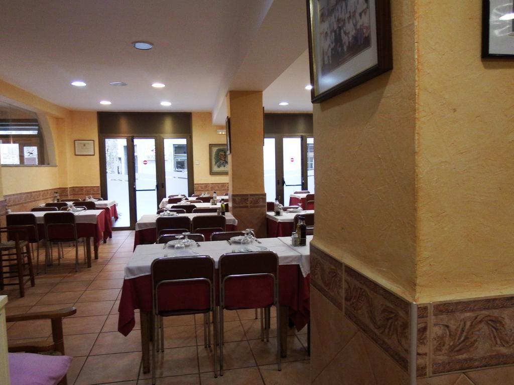 Apartamentos Fonda Finet Sant Feliu De Pallerols Exterior photo