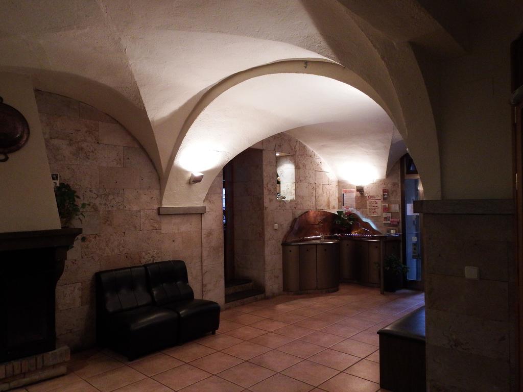 Apartamentos Fonda Finet Sant Feliu De Pallerols Exterior photo