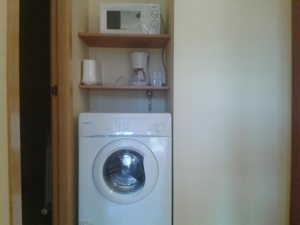 Apartamentos Fonda Finet Sant Feliu De Pallerols Room photo