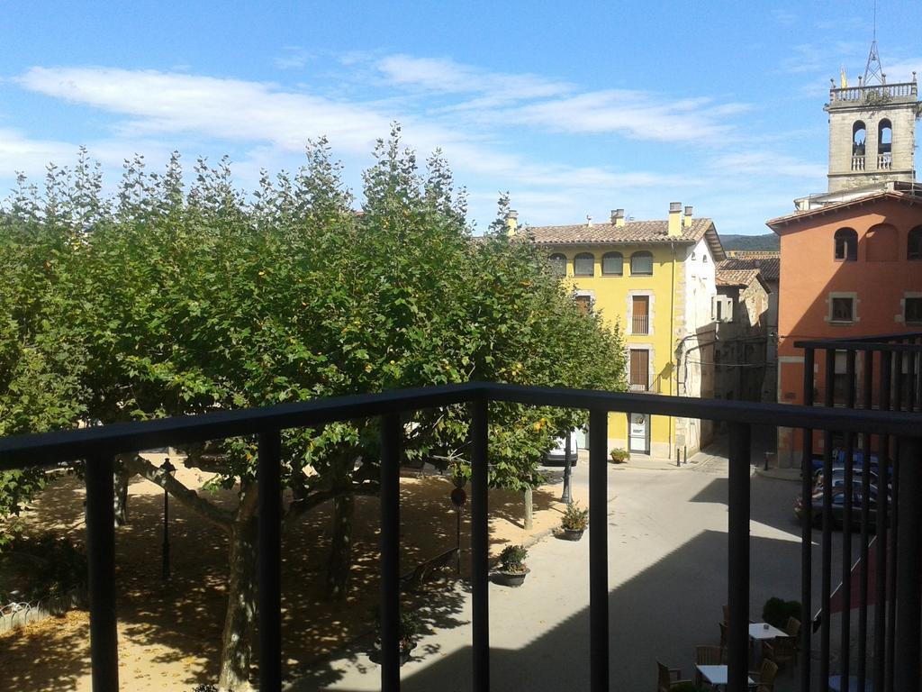 Apartamentos Fonda Finet Sant Feliu De Pallerols Room photo